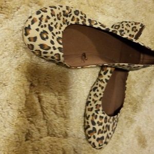 Leopard print flats
